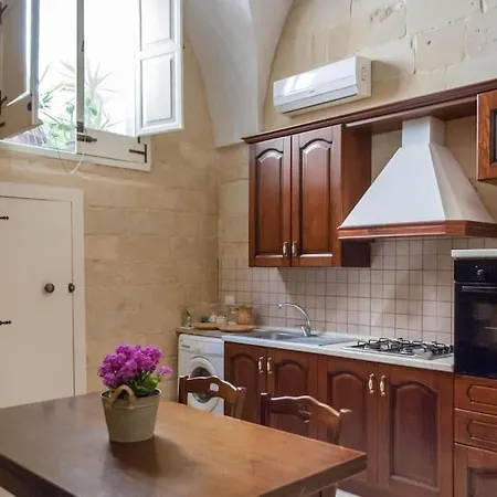 Donna Adelaide - Centro Storico Apartamento *